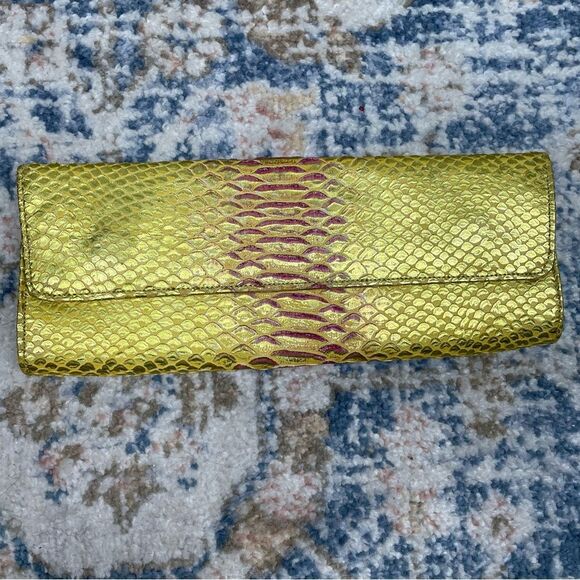 ABAS Luxury Croc Embossed Leather Clutch Yellow Metallic With Magnetic Closure - Picture 1 of 10